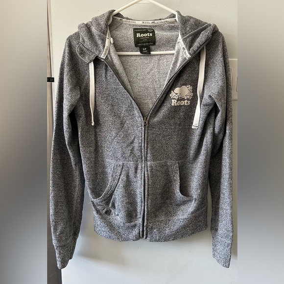 Sweaters - Picture 1 of 7